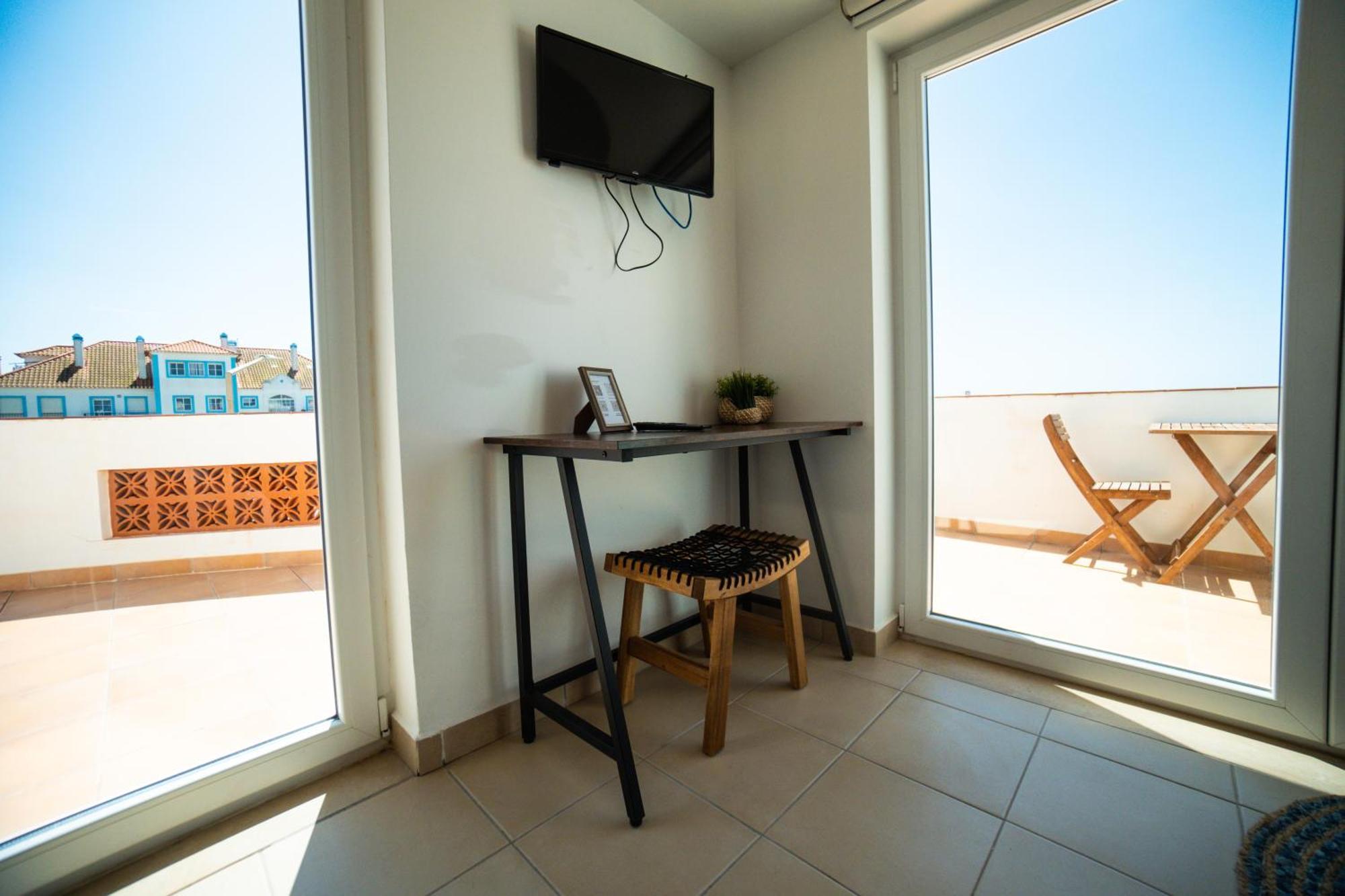 Alex Surf Hostel Baleal Bagian luar foto