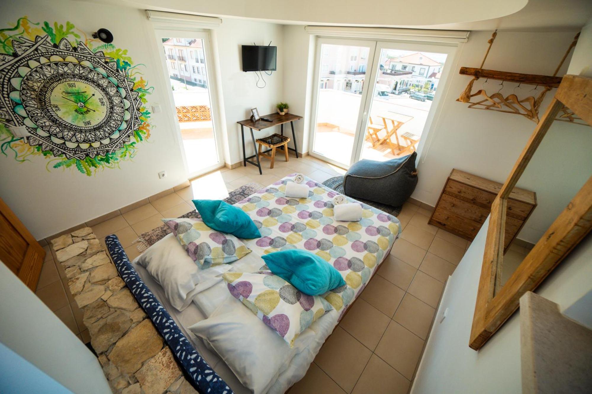 Alex Surf Hostel Baleal Bagian luar foto
