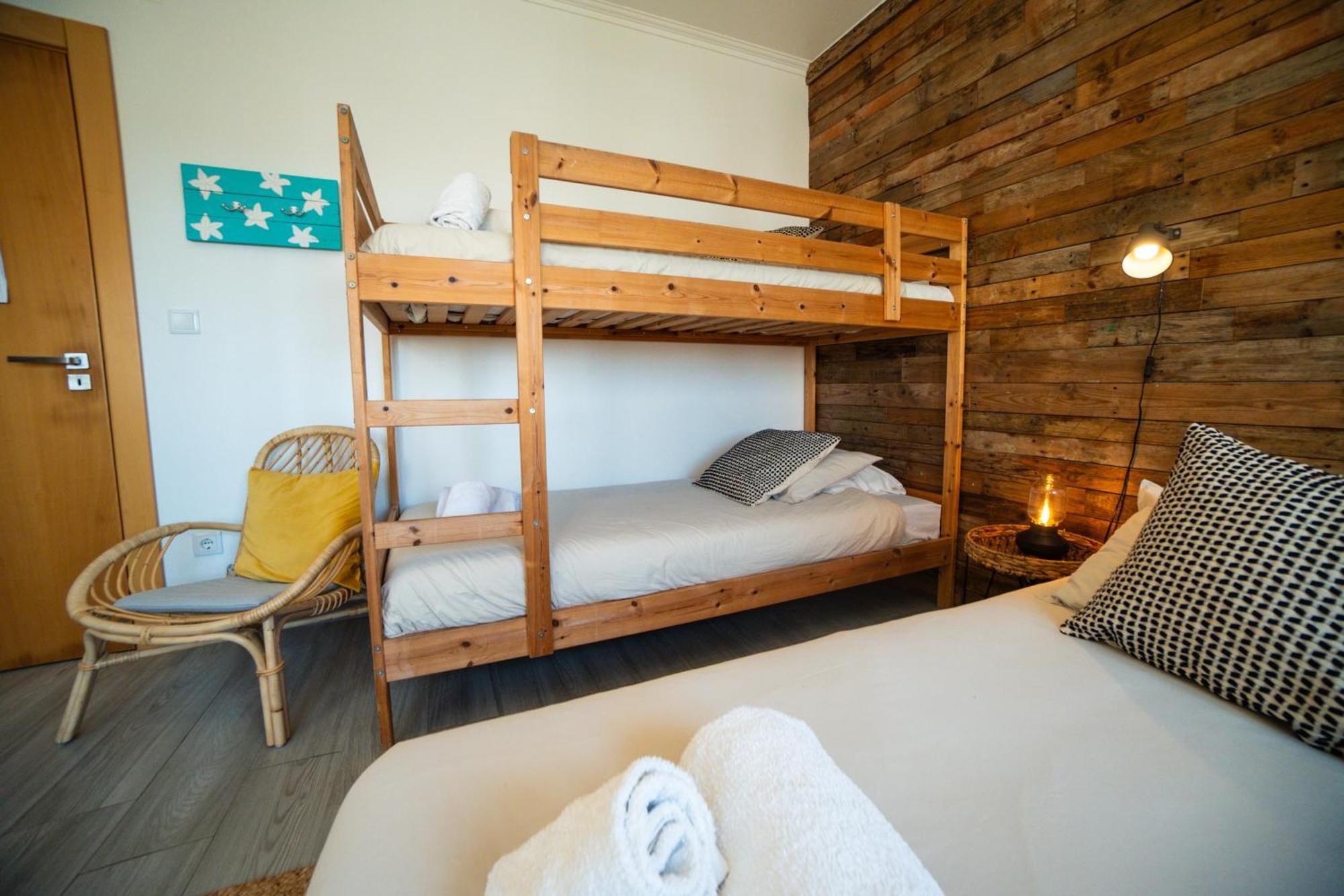 Alex Surf Hostel Baleal Bagian luar foto