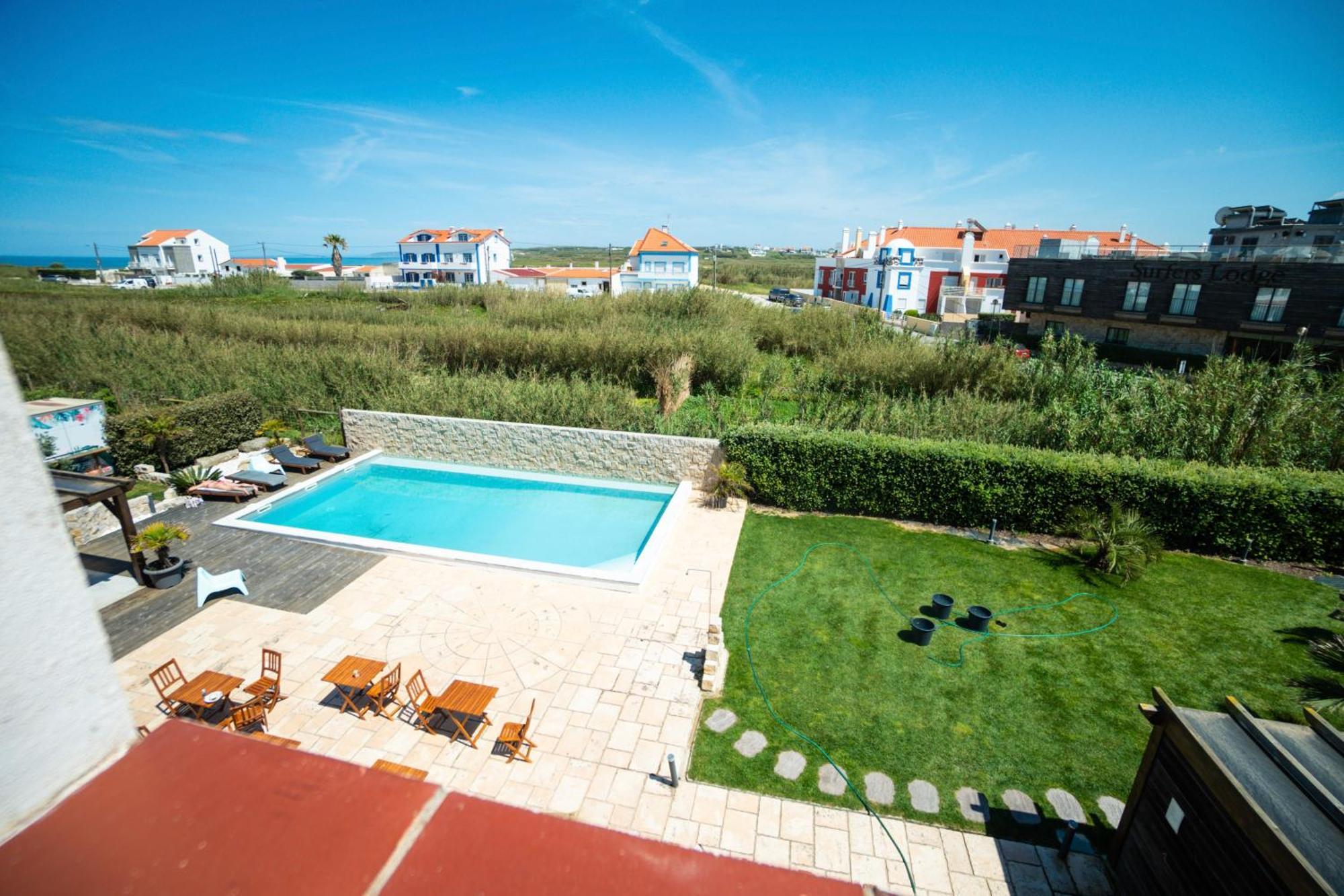 Alex Surf Hostel Baleal Bagian luar foto