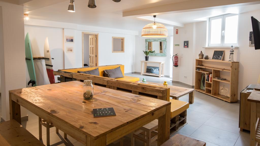 Alex Surf Hostel Baleal Bagian luar foto