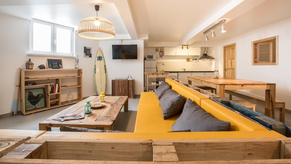 Alex Surf Hostel Baleal Bagian luar foto