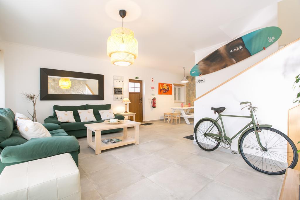 Alex Surf Hostel Baleal Bagian luar foto