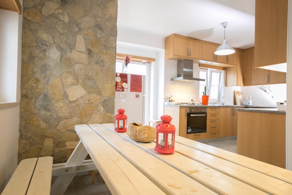 Alex Surf Hostel Baleal Bagian luar foto