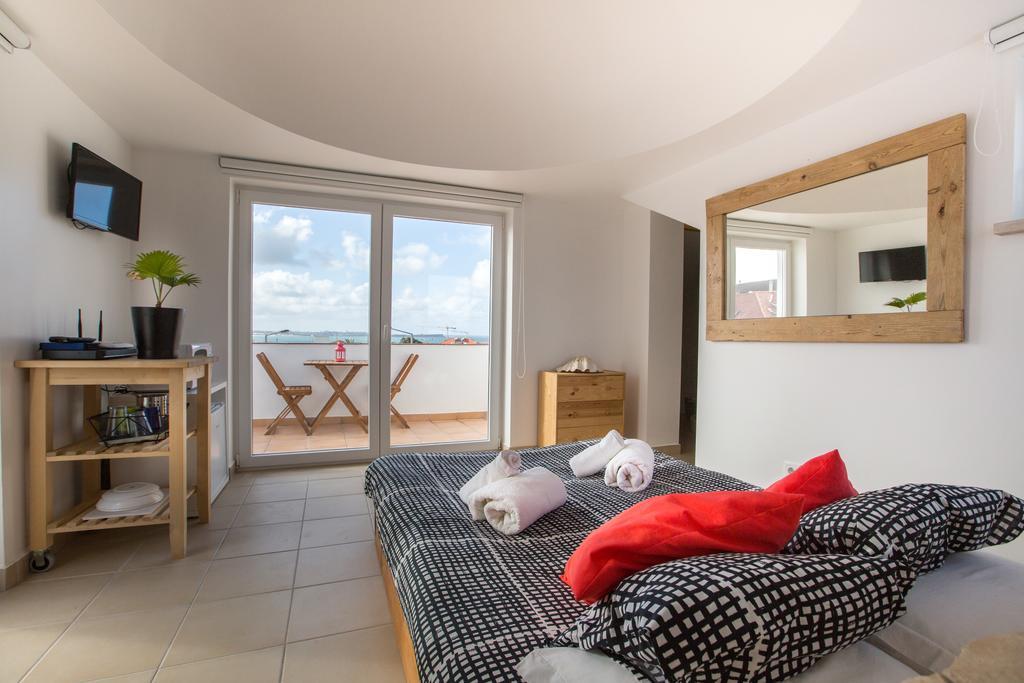 Alex Surf Hostel Baleal Bagian luar foto
